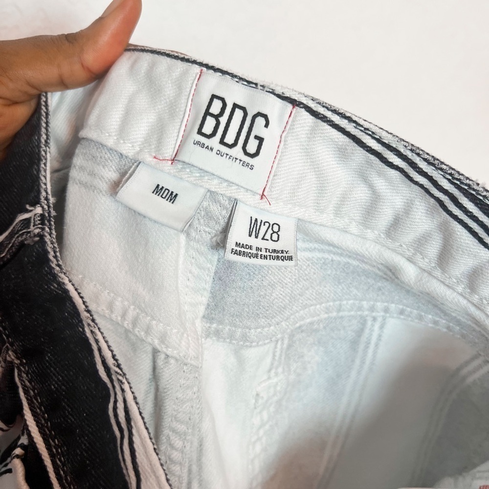 Urban Outfitters Mom High Waisted Tapered Leg Jeans - Picture 11 of 12